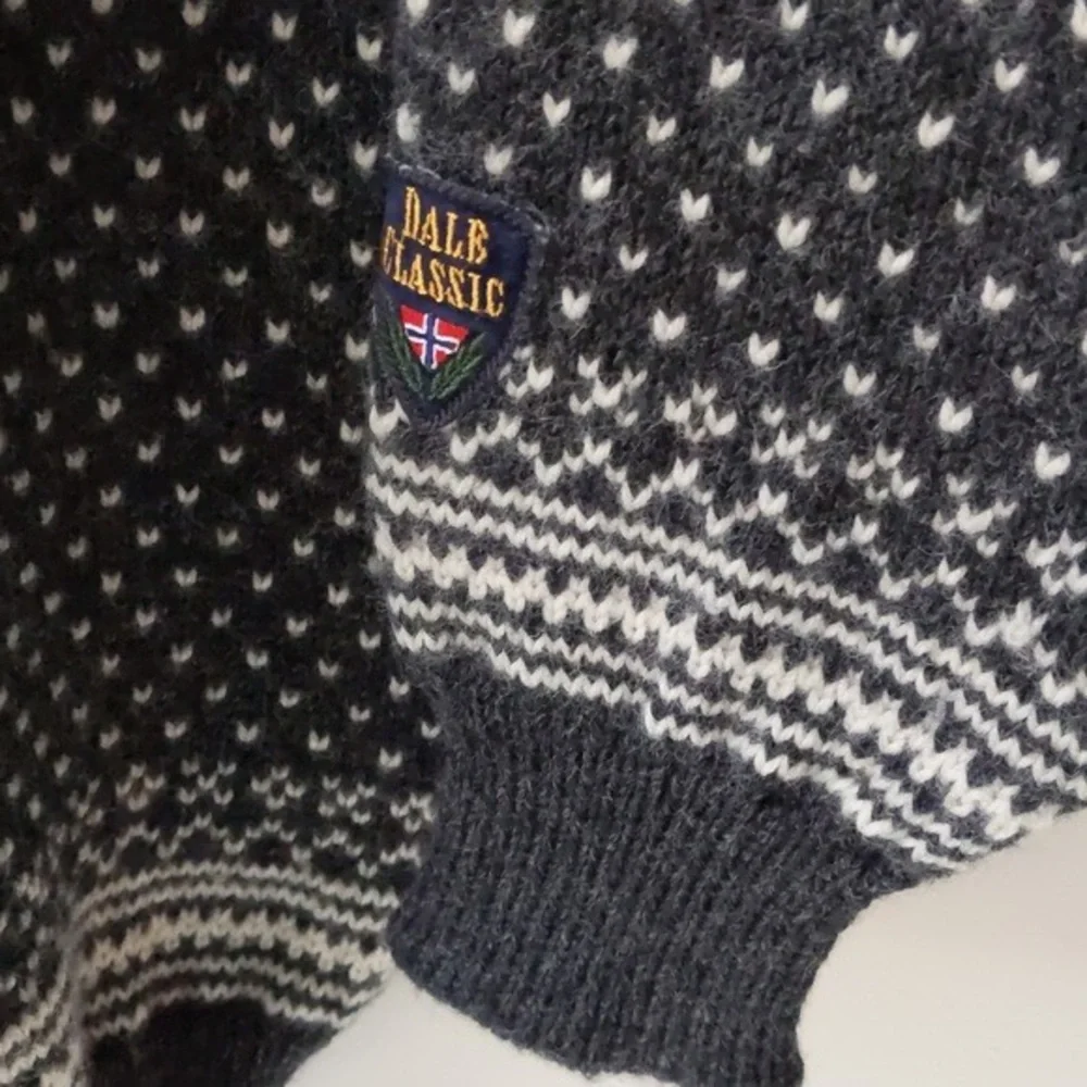Dale Of Norway Clasp Wool Cardigan Sweater Nordic Print Unisex Medium - Picture 4 of 7